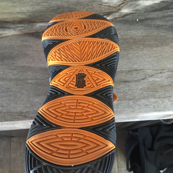 Kyrie 5 Taco Pe - Picture 4 of 4